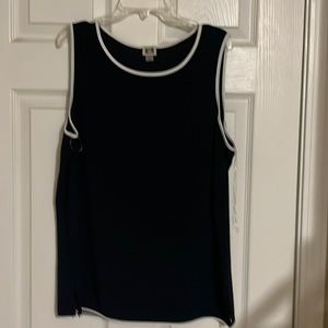 Anne Klein sleeveless blouse with back button detail. Size Large